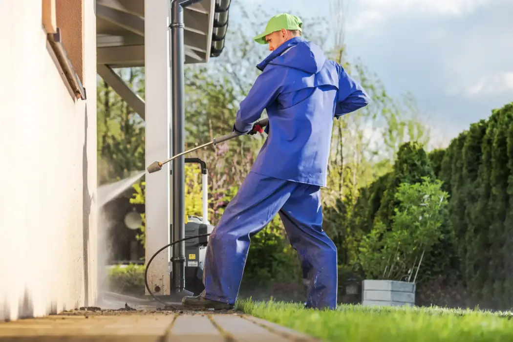 24/7 for emergency pressure washing